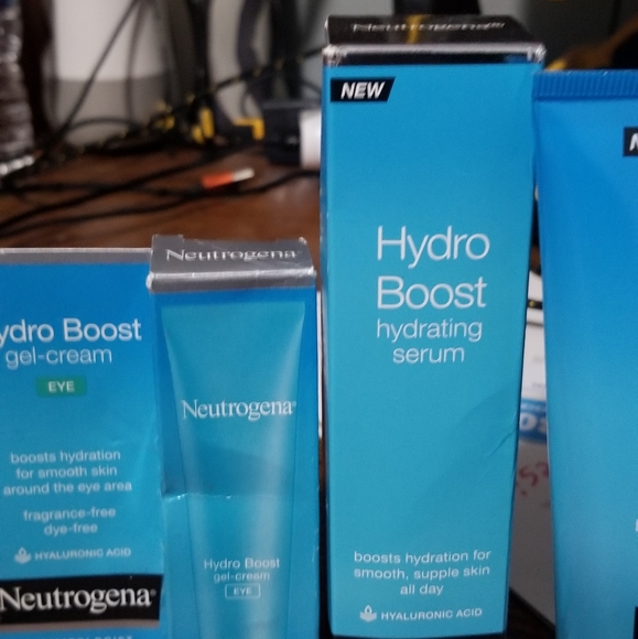 Neutrogena hydro gel skincare 11 piece set all new - Picture 4 of 6
